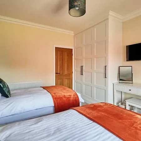 Host & Welton Mews