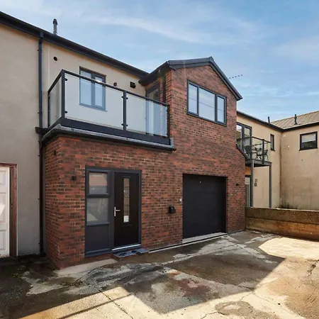 Host & Welton Mews * Whitby
